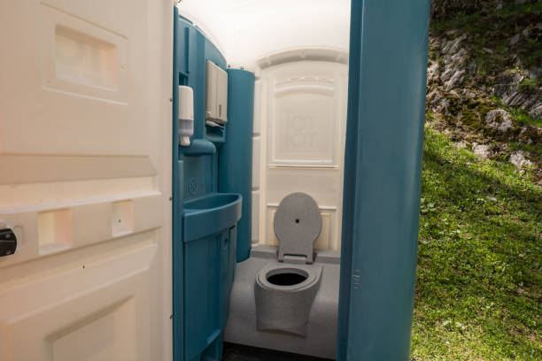 Best Porta potty delivery and setup  in Westvle, IL